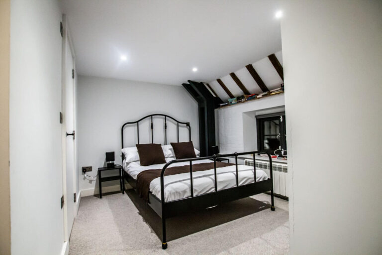 overnight-escape-room-bedroom-1